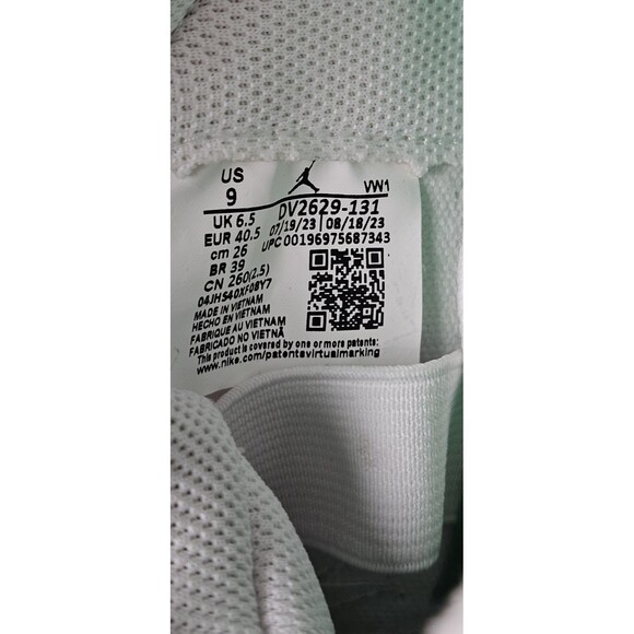 Air Jordan 11 CMFT Low White Lucky Green W - SIZE 9 - Picture 2 of 10